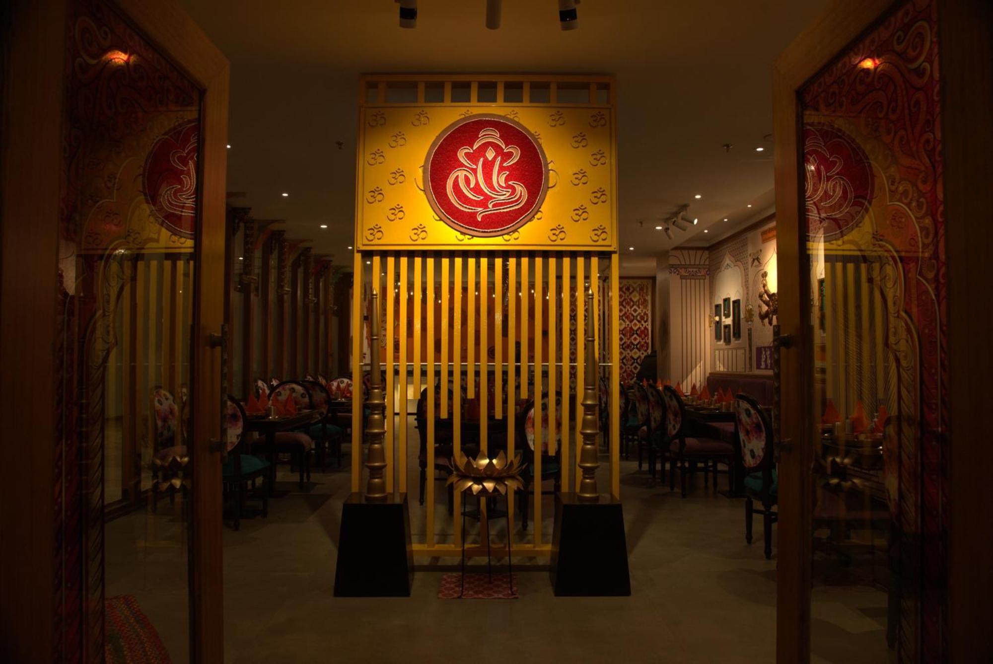 Holywater Hotel By Ganga Kinare #150 Mts From Ganga Ghat ริชิเคช ภายนอก รูปภาพ
